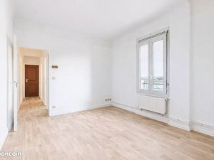 Location Aubervilliers 40m² - 1050e