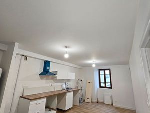 T4  maison de rue a louer  111m²