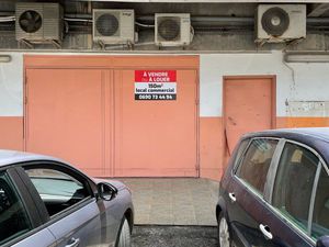 Local commercial à vendre loué