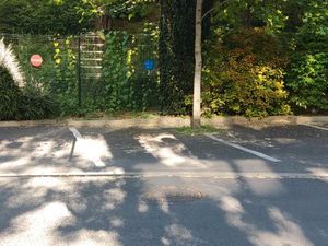 Parking extérieur proche RER B