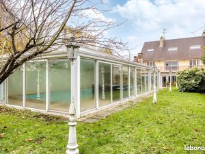 Maison 9 pièces 215 m²