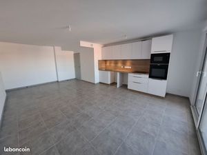 A louer T4 85 Bd de Roux 13004 Marseille (construction d’un an)