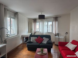 Charmant T3 lumineux – Secteur sauvegardé / Place de la République – 2e étage