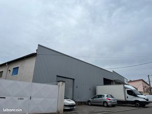 Depot 550m2 - locataire en place