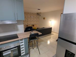 [T2 meublé CHU Pellegrin] 47 m2 avec place de parking et cave 850 charges comprises