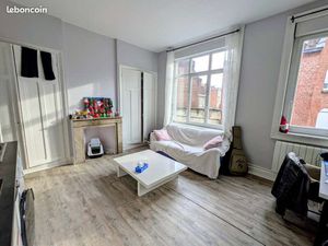 T2 non meublé- très bon état- Métro Montebello