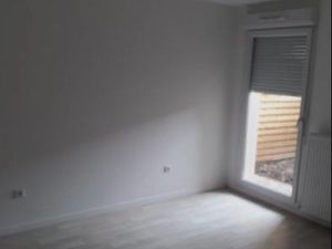 Chambre disponible en cohabitation ?