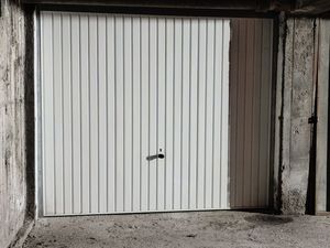 GARAGE / BOX SÉCURISÉ (secteur quartier Berriat / Nicolas Chorier / rue d’Alembert )