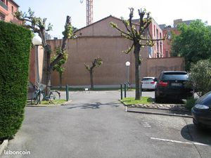 Location parking plein air a toulouse