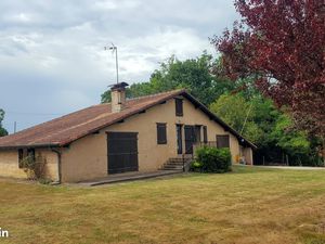 Maison d'habitation avec terrain