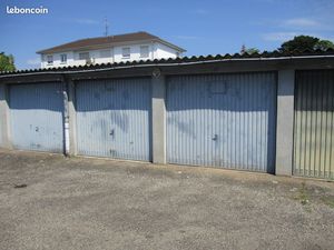 Grand garage de 13 M2 Fermé en surface