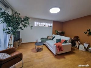 3 pièces à Bécon les Bruyères