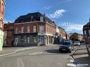 Local commercial 100 m² et 72 m² de cave