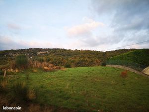 Terrain constructible – 1007 m² – Chomérac