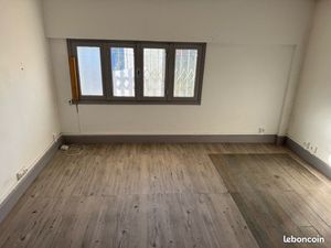 Bureau zone de stockage