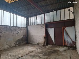 Garage 58 M² le pont de pierre CHANDON 42190 19500