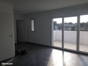 Appartement 2 pieces traversant avec terrasse balcon et garage