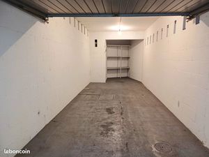 Parking/box 1 pièce 20 m²