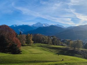 Location à l'année T1bis mezzanine parking vue Pyrénées