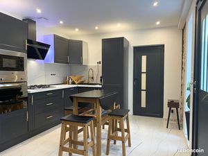 Maison de ville avec garage refaite a neuf 135000