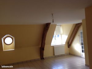 F 2 Vendome proche centre ville