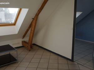 Loue t2bis sous combles