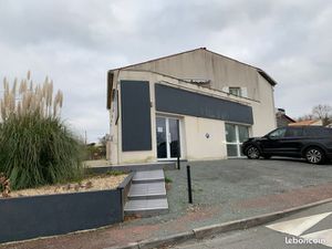Location Local commercial Saintes 17100