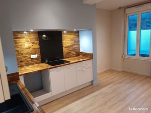 T2 de charme entièrement rénové à côté du canal  face faculté du Pin