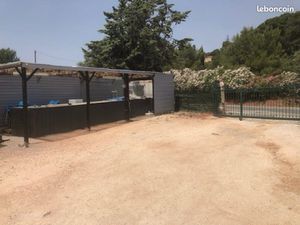 Commerce bord de route plusieurs possibilités commerciales