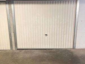 Box fermé Anglet centre  19m²  quartier Saint-Jean