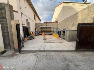 Grand garage 56 m² – Perpignan