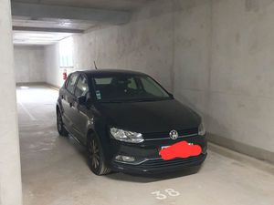 Grande place de parking/garage en sous-sol sécurisée