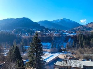 Studio equipe avec balcon