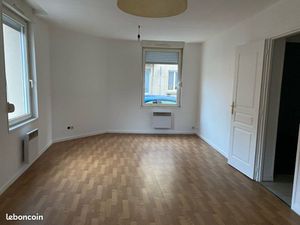 Loue F2 non meublé