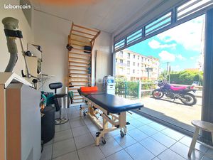 Local commercial 68 m² LE PECQ