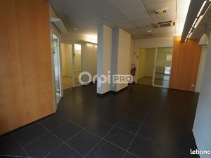 Local commercial 105 m²