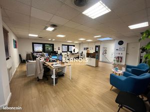 Bureaux 267 m²