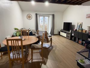 Appartement T3 centre bourg chambre sous comble