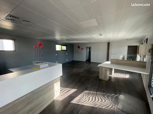 Local bureaux 100 m²