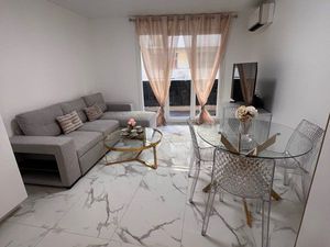 À VENDRE – 2 pièces rénové – Hyper centre Nice – Balcon 8 m² – Cave