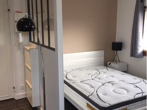 Loue studio meublée 27m2 parking privée 650 ttes charges comprises