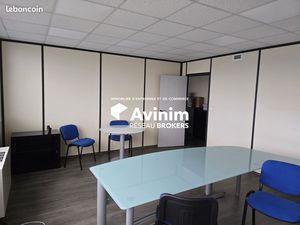 Bureaux 117 m² Cergy