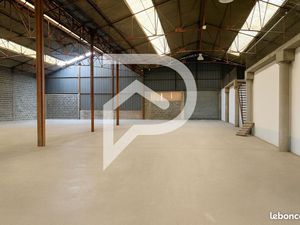 Local industriel 250 m²
