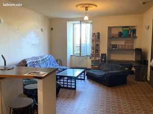 Grand studio de 32m² loué en meublé