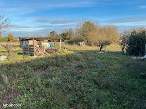 Terrain 661m2 constructible viabilisé - hors lotissement