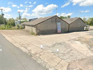 ◊ à louer – bâtiment artisanal / industriel – diou (03)