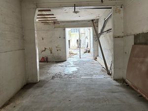 Local 120 m2 avec jardin 90 M2