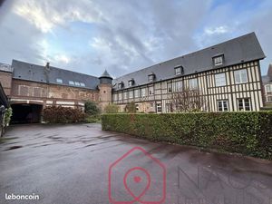 Maison 35 pièces 800 m²