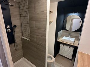 Studio meublé 20 m² – Proche Université – Parking – Sainte-Clotilde