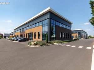 Local bureaux 797 m²